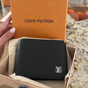Louis Vuitton mens wallet
